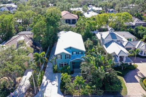 Купить виллу или дом в Сарасота, Флорида 9 комнат, 271.74м2, № 1556013 - фото 1