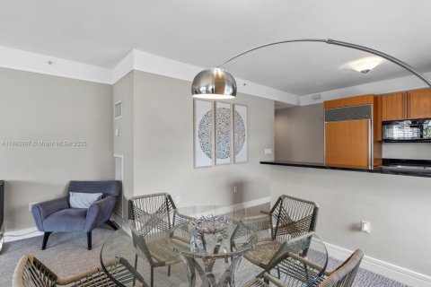 Купить кондоминиум в Майами, Флорида 2 спальни, 162.3м2, № 1932001 - фото 6