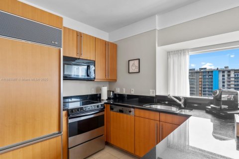 Купить кондоминиум в Майами, Флорида 2 спальни, 162.3м2, № 1932001 - фото 2