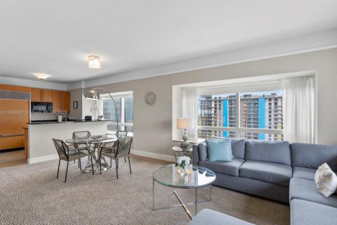 Купить кондоминиум в Майами, Флорида 2 спальни, 162.3м2, № 1932001 - фото 10