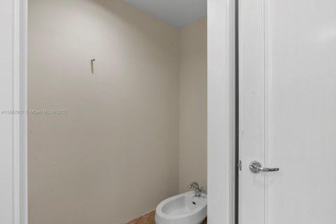 Купить кондоминиум в Майами, Флорида 2 спальни, 162.3м2, № 1932001 - фото 29