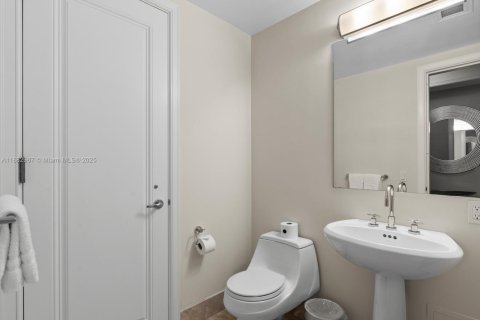 Купить кондоминиум в Майами, Флорида 2 спальни, 162.3м2, № 1932001 - фото 19