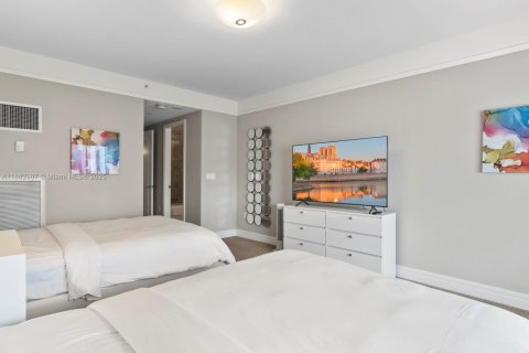 Купить кондоминиум в Майами, Флорида 2 спальни, 162.3м2, № 1932001 - фото 17