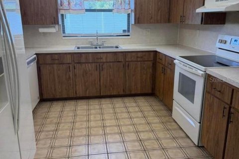 Duplex in Merrit Island, Florida 2 bedrooms, 147.34 sq.m. № 2258339 - photo 3