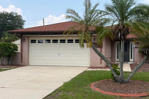 Duplex in Merrit Island, Florida 2 bedrooms, 147.34 sq.m. № 2258339