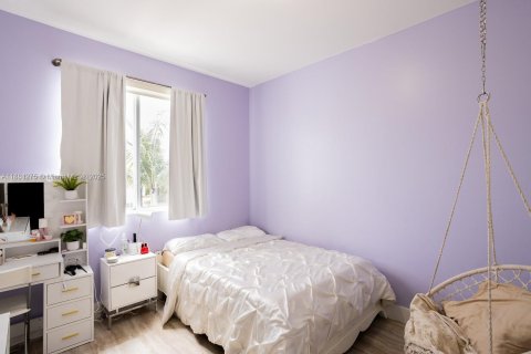 Townhouse in Doral, Florida 3 bedrooms, 168.71 sq.m. № 1931221 - photo 15