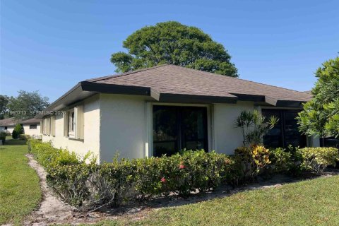 Villa ou maison à vendre à Boynton Beach, Floride: 2 chambres, 130.06 m2 № 2027365 - photo 13