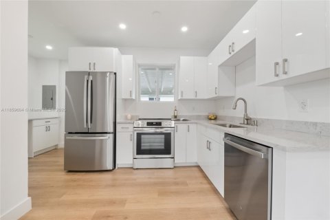 Casa en venta en Miami, Florida, 2 dormitorios, 106.56 m2 № 1888222 - foto 7