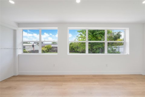 Casa en venta en Miami, Florida, 2 dormitorios, 106.56 m2 № 1888222 - foto 25