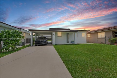 Casa en venta en Miami, Florida, 2 dormitorios, 106.56 m2 № 1888222 - foto 1