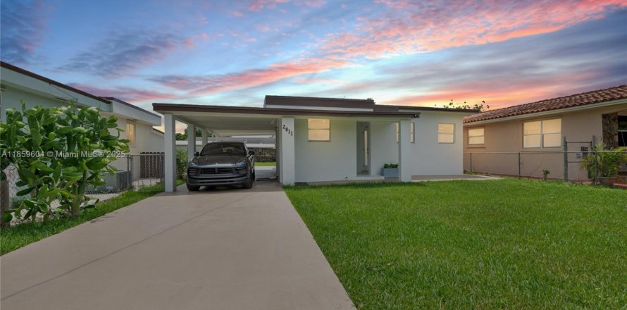 Casa en Miami, Florida 2 dormitorios, 106.56 m2 № 1888222