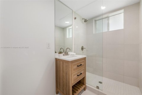 Casa en venta en Miami, Florida, 2 dormitorios, 106.56 m2 № 1888222 - foto 11