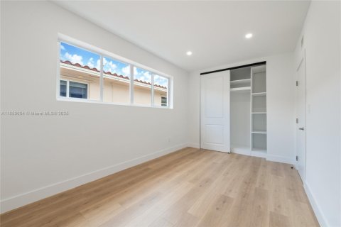 Casa en venta en Miami, Florida, 2 dormitorios, 106.56 m2 № 1888222 - foto 10