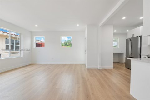 Casa en venta en Miami, Florida, 2 dormitorios, 106.56 m2 № 1888222 - foto 26