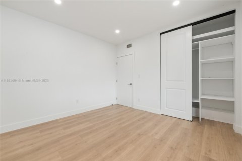 Casa en venta en Miami, Florida, 2 dormitorios, 106.56 m2 № 1888222 - foto 12