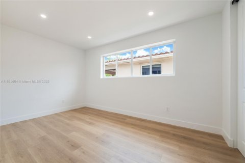 Casa en venta en Miami, Florida, 2 dormitorios, 106.56 m2 № 1888222 - foto 27