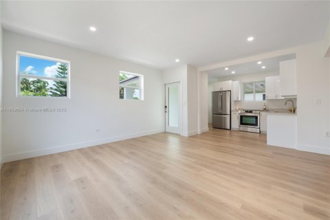Casa en venta en Miami, Florida, 2 dormitorios, 106.56 m2 № 1888222 - foto 14