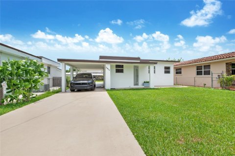 Casa en venta en Miami, Florida, 2 dormitorios, 106.56 m2 № 1888222 - foto 2