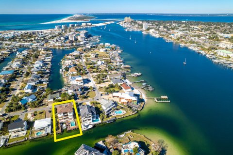 Casa en venta en Destin, Florida, 5 dormitorios, 472.04 m2 № 559165 - foto 1