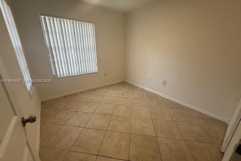 Copropriété à vendre à North Lauderdale, Floride: 3 chambres, 137.5 m2 № 2025508 - photo 9