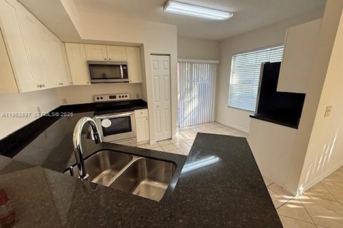 Copropriété à vendre à North Lauderdale, Floride: 3 chambres, 137.5 m2 № 2025508 - photo 4