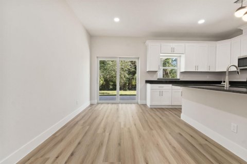 Casa en venta en St. Lucie, Florida, 4 dormitorios, 209.03 m2 № 2081595 - foto 18