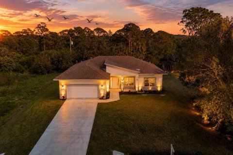 Casa en St. Lucie, Florida 4 dormitorios, 209.03 m2 № 2081595