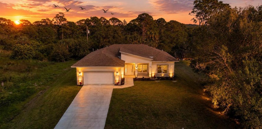 Casa en St. Lucie, Florida 4 dormitorios, 209.03 m2 № 2081595