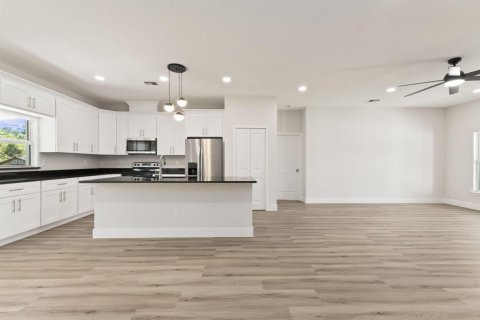 Casa en venta en St. Lucie, Florida, 4 dormitorios, 209.03 m2 № 2081595 - foto 15