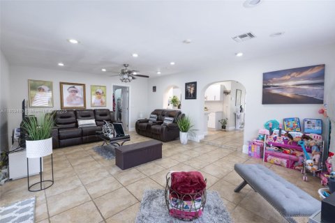 Casa en venta en Homestead, Florida, 3 dormitorios, 156.08 m2 № 1865301 - foto 29