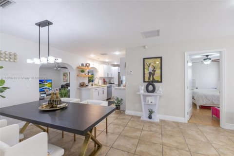 Casa en venta en Homestead, Florida, 3 dormitorios, 156.08 m2 № 1865301 - foto 26