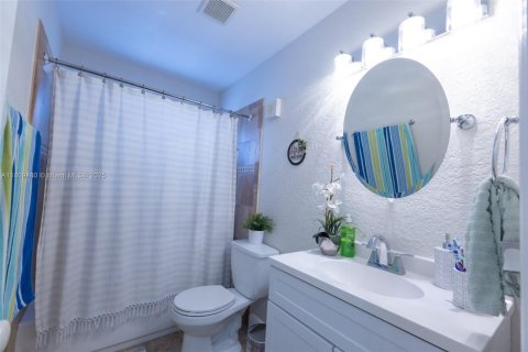 Casa en venta en Homestead, Florida, 3 dormitorios, 156.08 m2 № 1865301 - foto 20