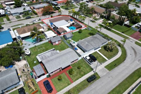 Casa en venta en Homestead, Florida, 3 dormitorios, 156.08 m2 № 1865301 - foto 3