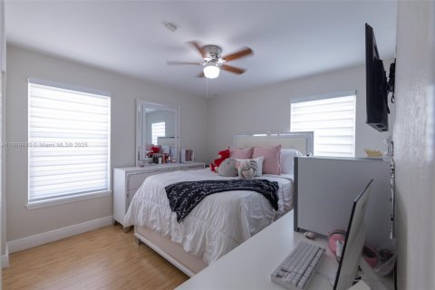 Casa en venta en Homestead, Florida, 3 dormitorios, 156.08 m2 № 1865301 - foto 18