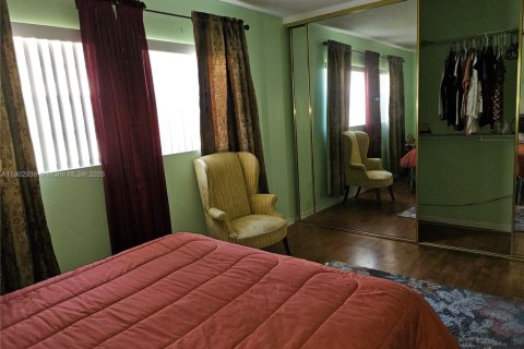 Снять в аренду кондоминиум в Лодердейл-Лейкс, Флорида 2 спальни, 87.7м2, № 2019234 - фото 17