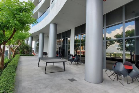 Copropriété à louer à Miami, Floride: 53.88 m2 № 2387133 - photo 2