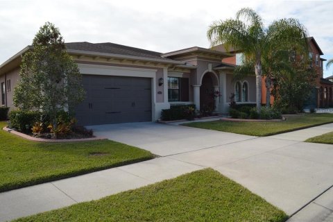 House in Wesley Chapel, Florida 3 bedrooms, 270.35 sq.m. № 1876495 - photo 1