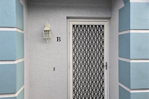 Купить кондоминиум в Энглвуд, Флорида 6 комнат, 108.7м2, № 2220392 - фото 2