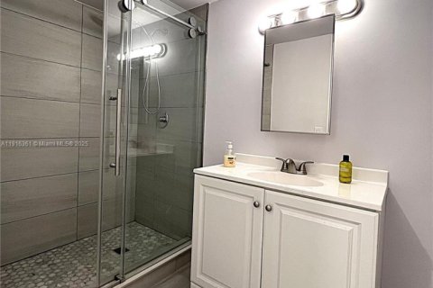 Copropriété à vendre à Hallandale Beach, Floride: 2 chambres, 111.48 m2 № 1971105 - photo 3
