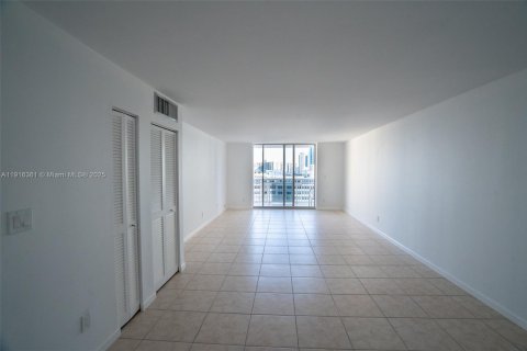 Copropriété à vendre à Hallandale Beach, Floride: 2 chambres, 111.48 m2 № 1971105 - photo 17