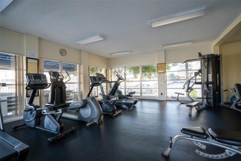 Copropriété à vendre à Hallandale Beach, Floride: 2 chambres, 111.48 m2 № 1971105 - photo 10