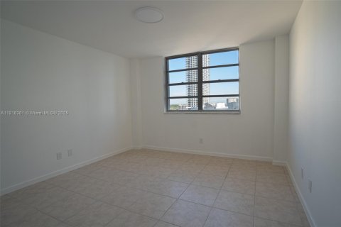 Copropriété à vendre à Hallandale Beach, Floride: 2 chambres, 111.48 m2 № 1971105 - photo 20