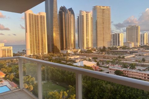 Condo in Sunny Isles Beach, Florida, 2 bedrooms  № 1923499 - photo 28