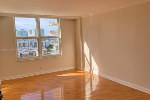 Condo in Sunny Isles Beach, Florida, 2 bedrooms  № 1923499 - photo 20