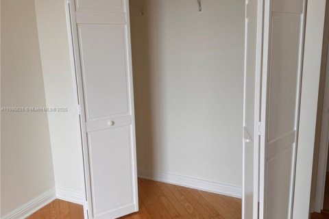 Снять в аренду кондоминиум в Санни-Айлс-Бич, Флорида 2 спальни, 118.54м2, № 1923499 - фото 11