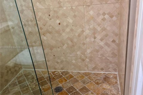 Condo in Sunny Isles Beach, Florida, 2 bedrooms  № 1923499 - photo 16