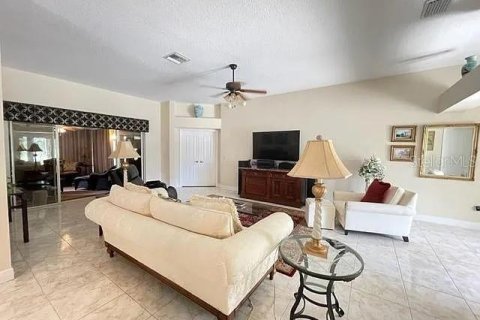 House in The Villages, Florida 2 bedrooms, 169.55 sq.m. № 1798034 - photo 7