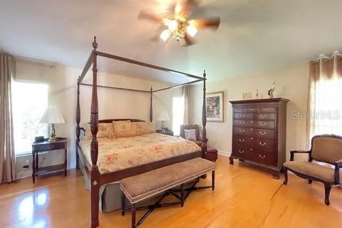 House in The Villages, Florida 2 bedrooms, 169.55 sq.m. № 1798034 - photo 13