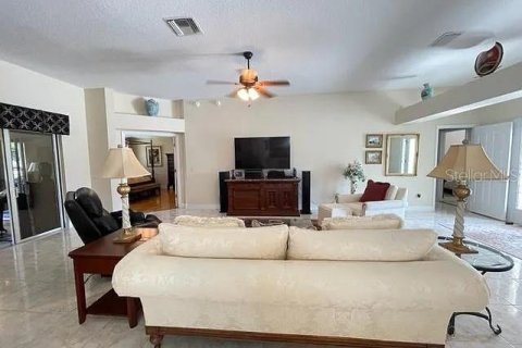House in The Villages, Florida 2 bedrooms, 169.55 sq.m. № 1798034 - photo 8