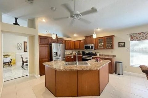 House in The Villages, Florida 2 bedrooms, 169.55 sq.m. № 1798034 - photo 11